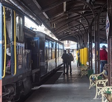 Train to NJP from Darjeeling has a short halt at Ghum railway station