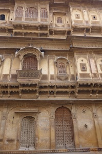 Intricate carving on the Haveli